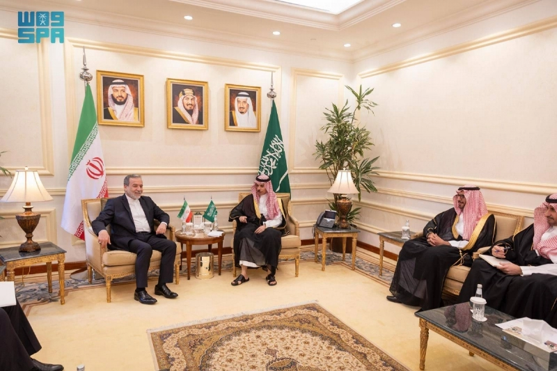 فيصل بن فرحان لدى استقباله عباس عراقجي