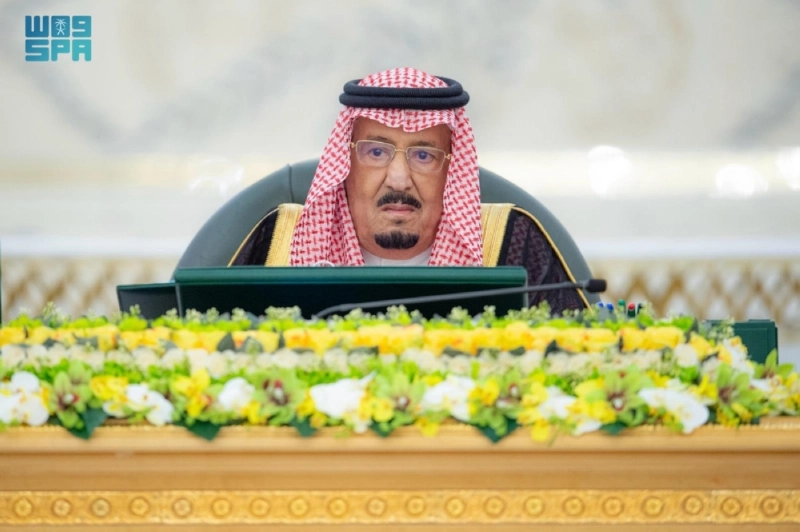 الملك سلمان لدى ترؤسه مجلس الوزراء