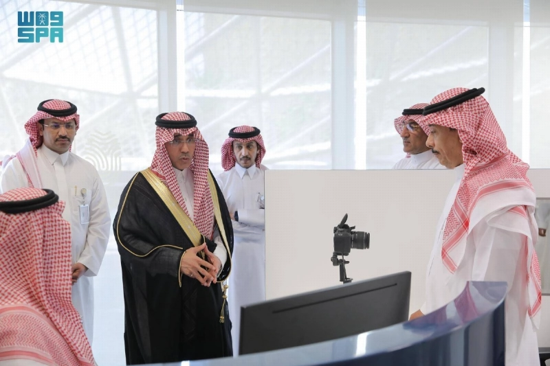 صالح المربع يطلع على مزايا النسخة المطورة