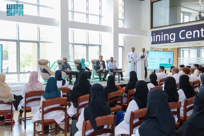 مشاركة الطلاب في ورش العمل