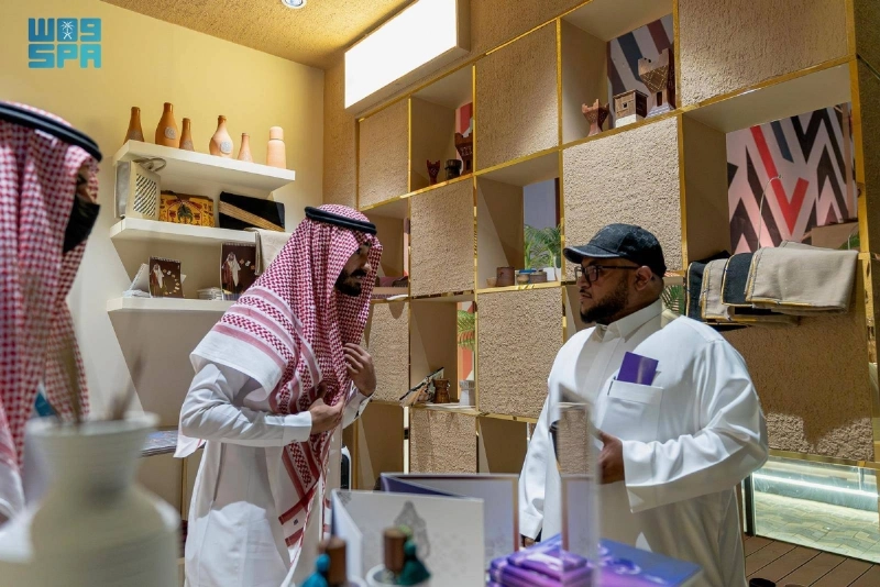 متجر «ورث»