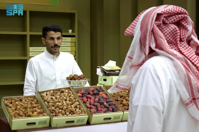 مشاركة المزارعين بأبرز أنواع التمور