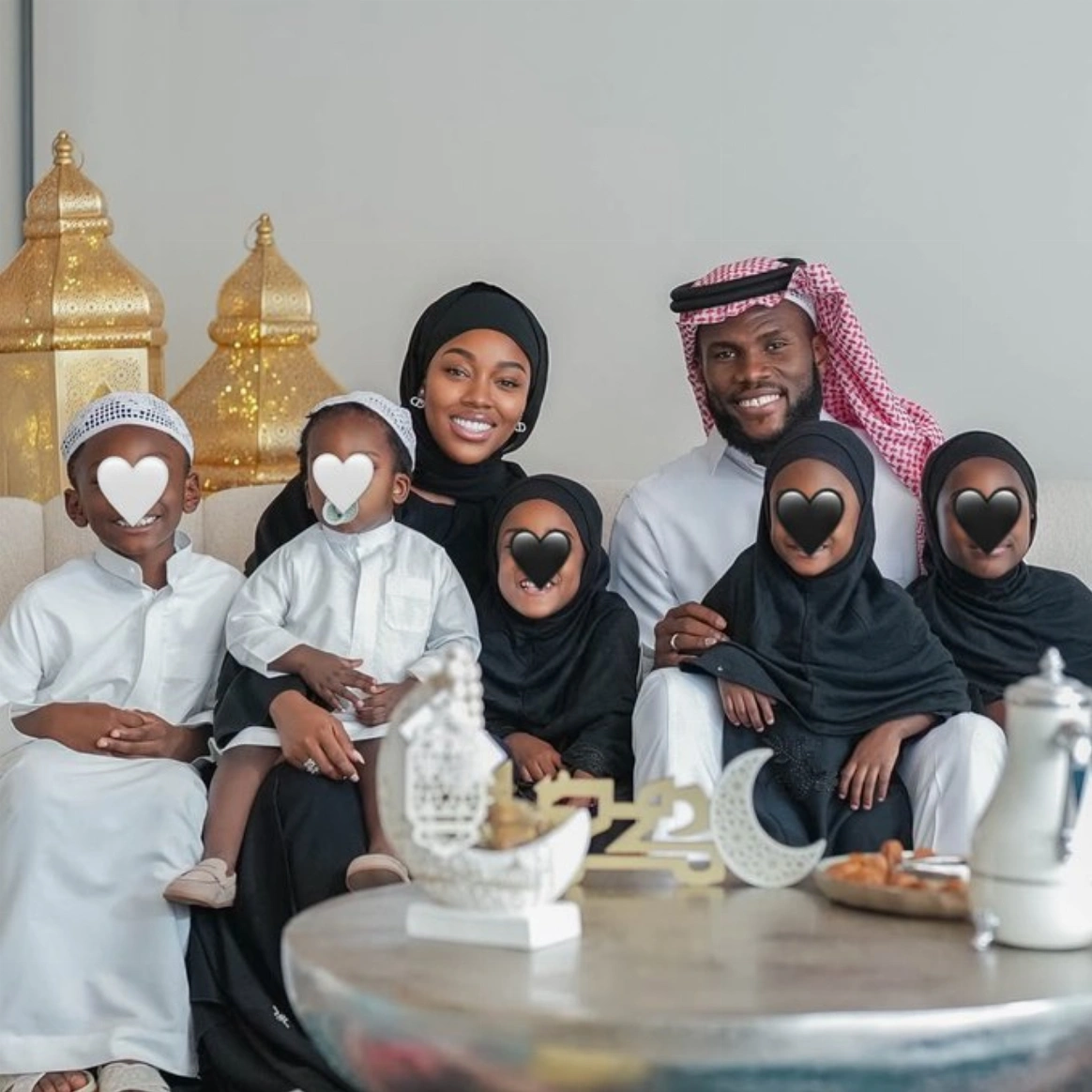 بالزيّ السعودي.. نجوم روشن يشاركون فرحة العيد مع الجماهير