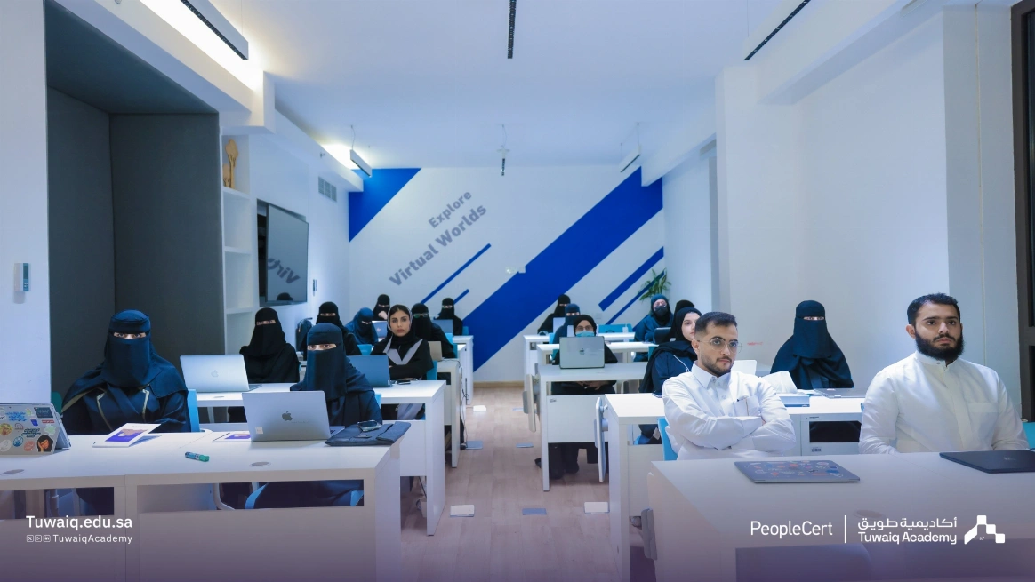 يوفّر البرنامج أحدث تقنيات الأجهزة ومكافأة مالية ويدعم تحويل المشاريع إلى فرص استثمارية