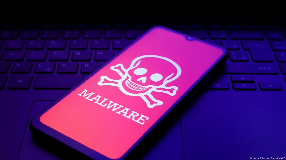 تطبيقات أندرويد مزيفة كوسيلة لاختراق الهواتف