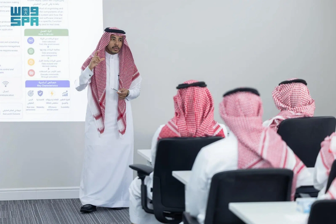 يعمل المشاركون على تحسين أداء عمليات القراءة والكتابة ودقة الوصول إلى البيانات