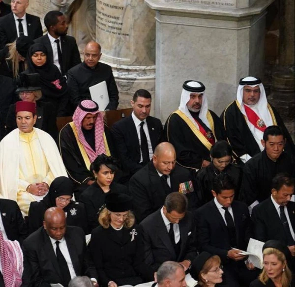 نيابة عن الملك.. ولي العهد رئيس الوزراء يشارك بمراسم الجنازة الرسمية للملكة إليزابيث الثانية