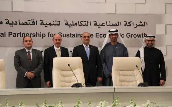 وزير الصناعة والتجارة: البحرين تدخل للمرة الأولى مجال صناعة السيارات الكهربائية والأدوية والمحاليل الطبية