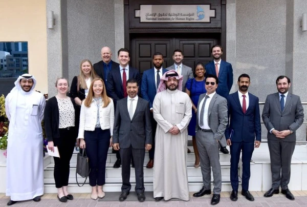 وفدًا من موظفي «النواب والشيوخ الأمريكي» يطلع على جهود البحرين لتعزيز منظومتها الحقوقية