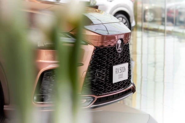 «لكزس» تعيد ابتكار مفهوم مركبات الـ «كروس-أوفر» الفاخرة مع إطلاق «RX» الجديدة كلياً