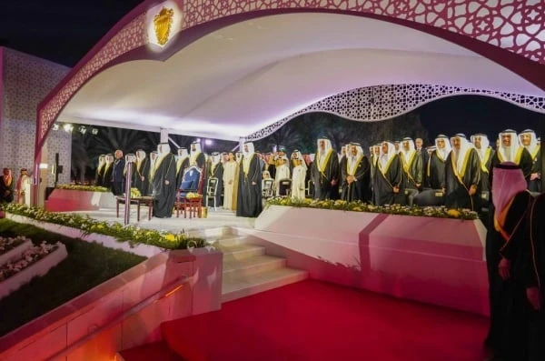 نيابة عن الملك.. ولي العهد رئيس الوزراء يحضر حفل تكريم ناصر بن حمد بمناسبة تحقيقه المركز الأول ببطولة العالم للقدرة