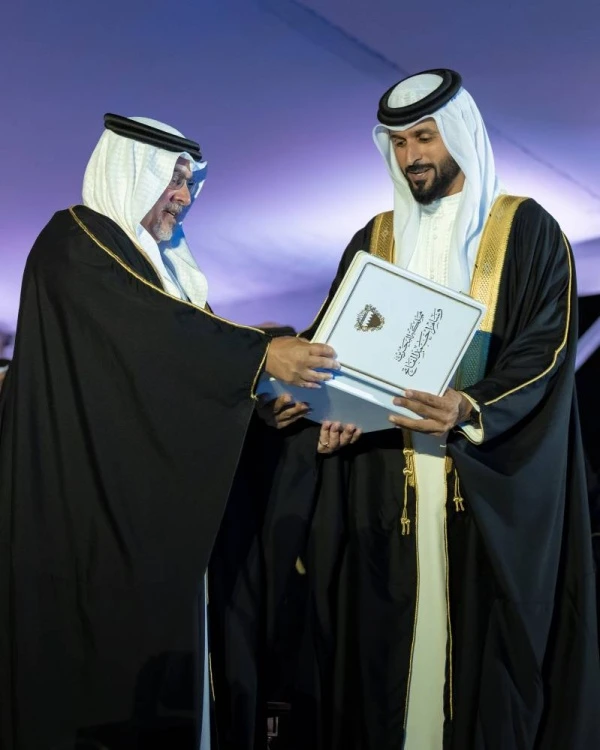 نيابة عن الملك.. ولي العهد رئيس الوزراء يحضر حفل تكريم ناصر بن حمد بمناسبة تحقيقه المركز الأول ببطولة العالم للقدرة