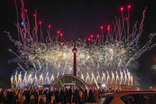 نيابة عن الملك.. ولي العهد رئيس الوزراء يحضر حفل تكريم ناصر بن حمد بمناسبة تحقيقه المركز الأول ببطولة العالم للقدرة