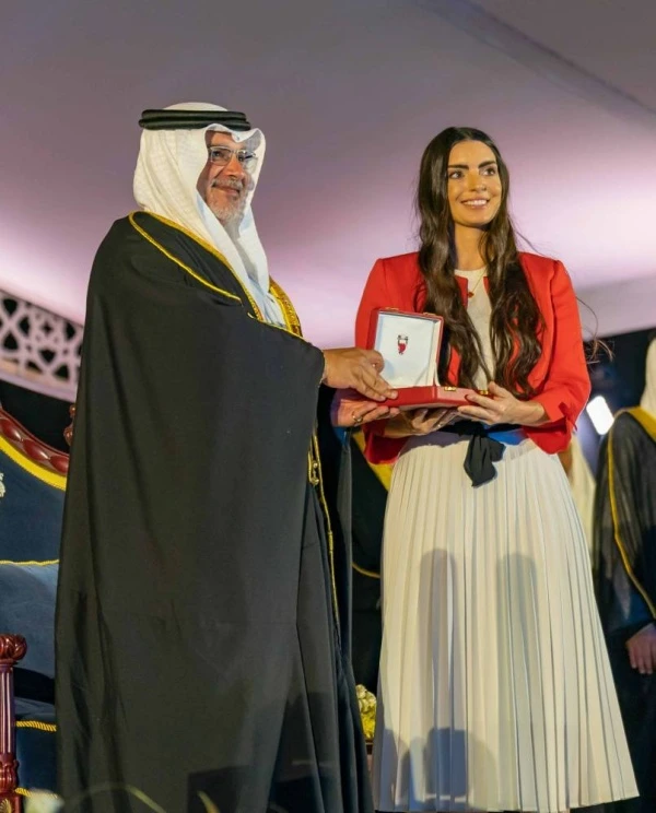 نيابة عن الملك.. ولي العهد رئيس الوزراء يحضر حفل تكريم ناصر بن حمد بمناسبة تحقيقه المركز الأول ببطولة العالم للقدرة