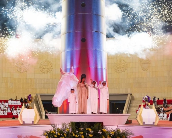 نيابة عن الملك.. ولي العهد رئيس الوزراء يحضر حفل تكريم ناصر بن حمد بمناسبة تحقيقه المركز الأول ببطولة العالم للقدرة