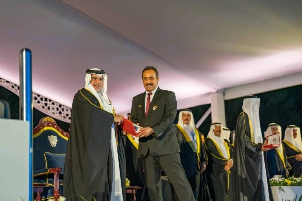 نيابة عن الملك.. ولي العهد رئيس الوزراء يحضر حفل تكريم ناصر بن حمد بمناسبة تحقيقه المركز الأول ببطولة العالم للقدرة