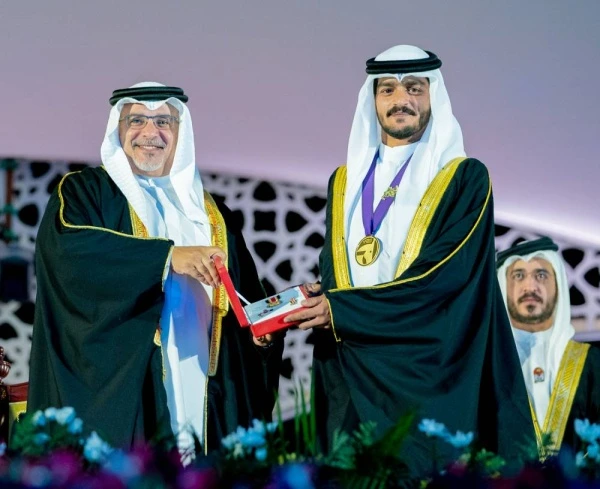 نيابة عن الملك.. ولي العهد رئيس الوزراء يحضر حفل تكريم ناصر بن حمد بمناسبة تحقيقه المركز الأول ببطولة العالم للقدرة