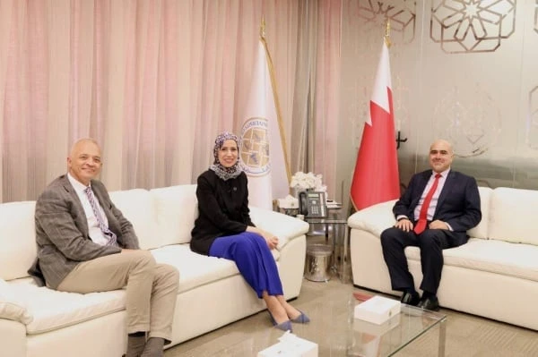 جامعة البحرين و"الملكية للبنات" تناقشان سبل التعاون البحثي والأكاديمي