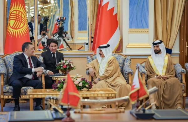 الملك يستقبل رئيس قرغيزستان ويعقدان جلسة مباحثات رسمية شهدت توقيع عدد من الاتفاقيات ومذكرات التفاهم