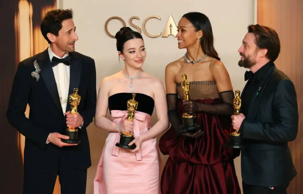 «آنورا» يتوج بجائزة أوسكار لأفضل فيلم : CNN الاقتصادية