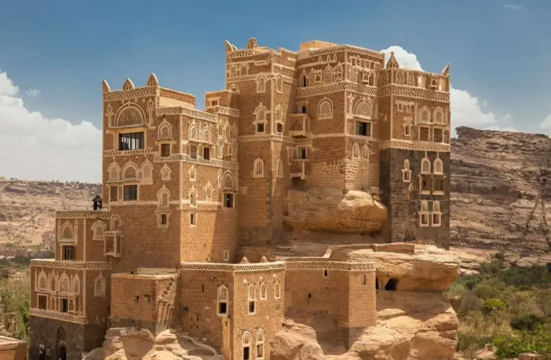 حين تكشف الجغرافيا مفارقات غريبة.. دول بلا أنهار أو جيوش أو مطارات