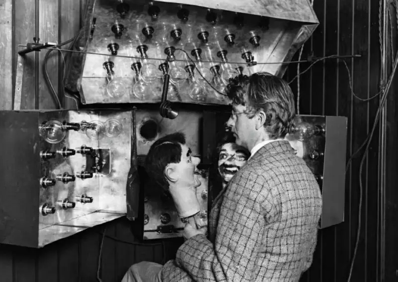 نهاية هيمنة التلفزيون التقليدي.. صعود الفيديو الرقمي يغير قواعد المشاهدة