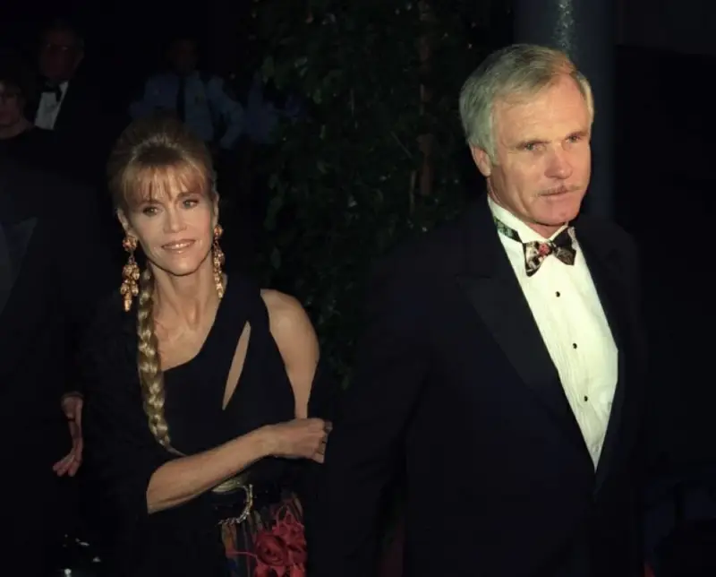 من السينما إلى وول ستريت.. قصص المشاهير مع صفوة الأثرياء