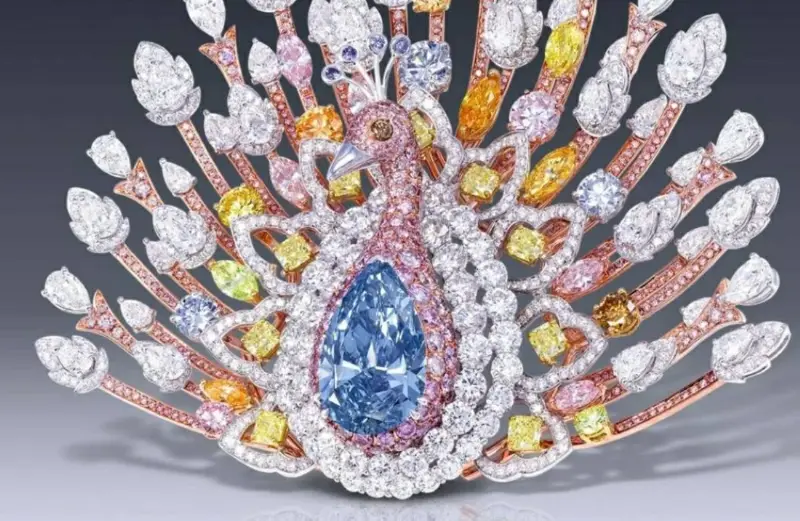 أحجار كريمة بيعت بمئات الملايين.. من «أوبن هايمر الزرقاء» إلى «لؤلؤ ماري أنتوانيت»