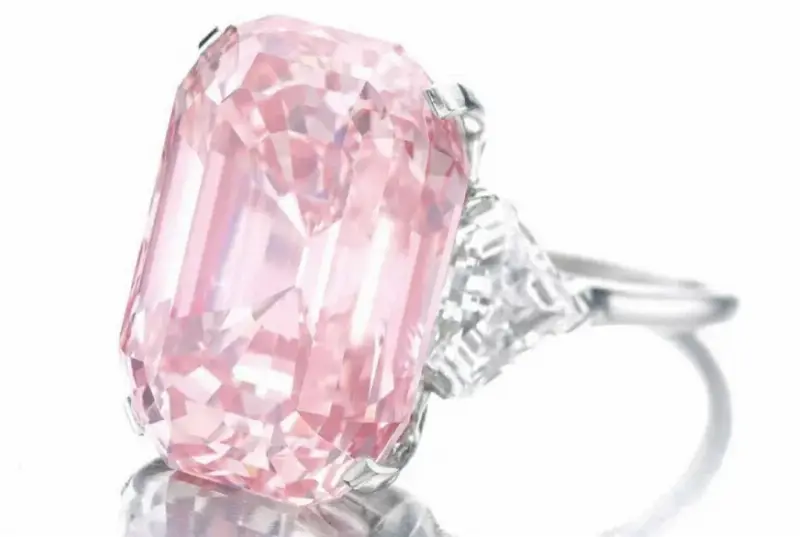 أحجار كريمة بيعت بمئات الملايين.. من «أوبن هايمر الزرقاء» إلى «لؤلؤ ماري أنتوانيت»