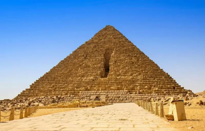 تابوت الملك منقرع الغارق