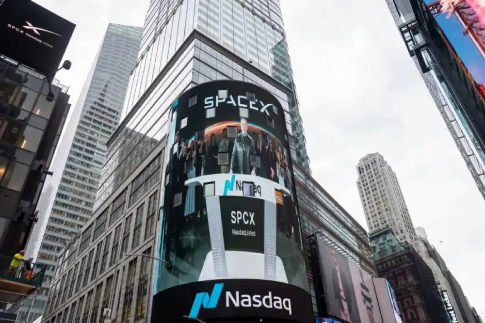 عاجل: خسارة قاسية.. سهم سبيس إكس يفقد أكثر من 40% منذ أعلى سعر سجله عند 225 دولار في 16 يونيو 2026.. هبط دون سعر الطرح إلى 132.2 دولار : روكب اليوم الاقتصادية 3 عاجل: خسارة قاسية.. سهم سبيس إكس يفقد أكثر من 40% منذ أعلى سعر سجله عند 225 دولار في 16 يونيو 2026.. هبط دون سعر الطرح إلى 132.2 دولار