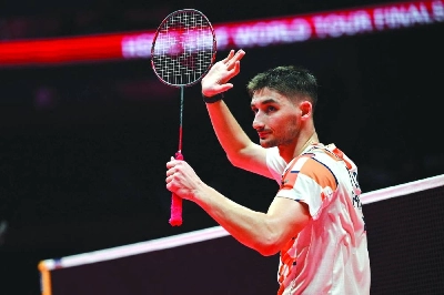 France’s Christo Popov reacts after defeating Japan’s Kodai Naraoka during their semi-final at the BWF Badminton World Tour Finals at the Hangzhou Olympic Sports Centre Gymnasium in Hangzhou, China, Saturday.(AFP) France’s Christo Popov reacts after defeating Japan’s Kodai Naraoka during their semi-final at the BWF Badminton World Tour Finals at the Hangzhou Olympic Sports Centre Gymnasium in Hangzhou, China, Saturday.(AFP)