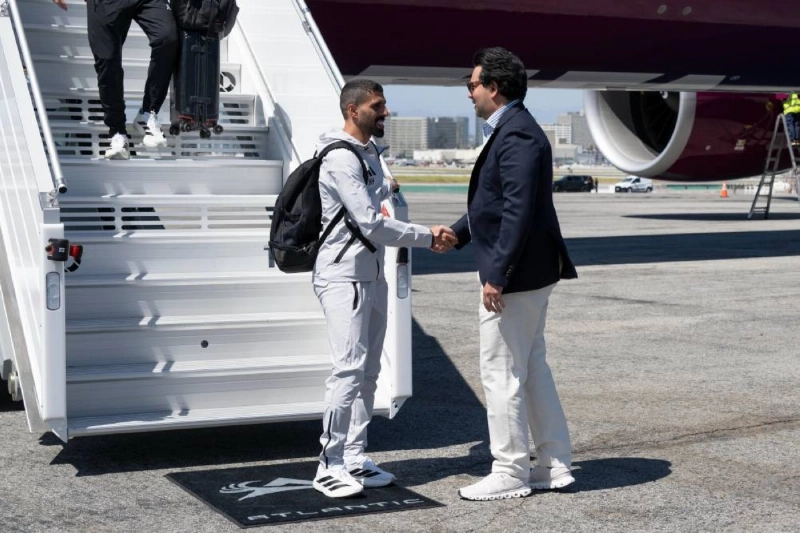 Qatar's Ambassador to the United States HE Sheikh Mishaal bin Hamad al-Thani greets veteran forward Hassan al-Haydos. Qatar's Ambassador to the United States HE Sheikh Mishaal bin Hamad al-Thani greets veteran forward Hassan al-Haydos.