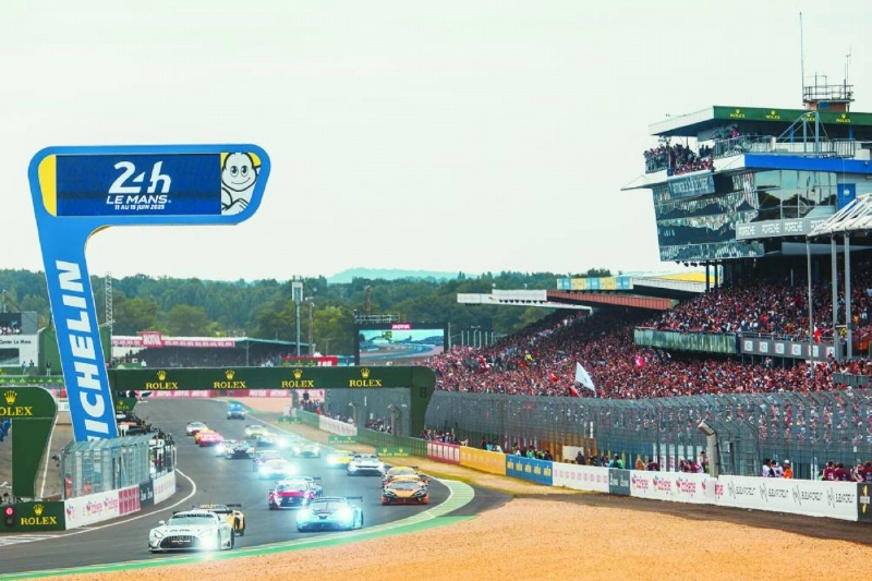 Unlike traditional circuit races that are decided over a fixed number of laps or a short race distance, Le Mans puts teams to the test by making them compete continuously for 24 hours Unlike traditional circuit races that are decided over a fixed number of laps or a short race distance, Le Mans puts teams to the test by making them compete continuously for 24 hours