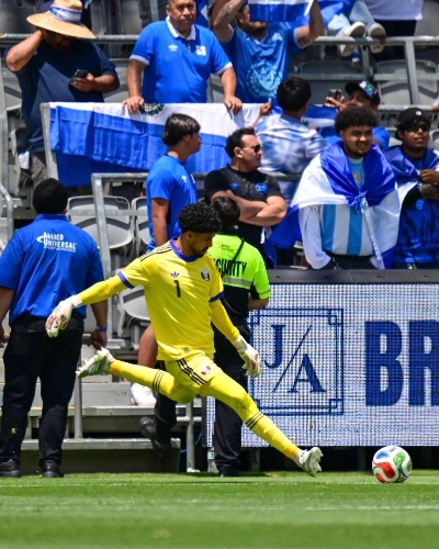 Qatar's goalkeeper Mahmoud Abunada has developed into a key figure for Qatar team, earning trust through steady performances and growing maturity between the posts. Qatar's goalkeeper Mahmoud Abunada has developed into a key figure for Qatar team, earning trust through steady performances and growing maturity between the posts.