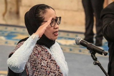 Newly appointed head of the National Nutrition Agency Nanik Deyang attends her inauguration ceremony at the Presidential Palace in Jakarta Monday. (AFP) Newly appointed head of the National Nutrition Agency Nanik Deyang attends her inauguration ceremony at the Presidential Palace in Jakarta Monday. (AFP)
