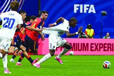 Spain's Pedri pulls Cape Verde's Nuno da Costa's shirt to stop a counterattack during the 2026 World Cup Group H match in Atlanta. (AFP) Spain's Pedri pulls Cape Verde's Nuno da Costa's shirt to stop a counterattack during the 2026 World Cup Group H match in Atlanta. (AFP)