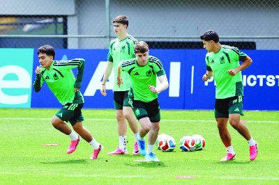 Mexico’s Gilberto Mora and Brian Gutierrez take part in a training session at the Centro de Alto Rendimiento in Mexico City on July 4, 2026, on the eve of the World Cup round of 16 match against England. (AFP) Mexico’s Gilberto Mora and Brian Gutierrez take part in a training session at the Centro de Alto Rendimiento in Mexico City on July 4, 2026, on the eve of the World Cup round of 16 match against England. (AFP)