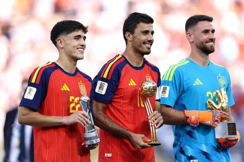 Pau Cubarsi (22), Rodri (16) and Unai Simon (23) of Spain pose with their awards after the FIFA World Cup 2026 final against Argentina at New York/New Jersey Stadium on July 19, 2026 in East Rutherford, New Jersey. (AFP) Pau Cubarsi (22), Rodri (16) and Unai Simon (23) of Spain pose with their awards after the FIFA World Cup 2026 final against Argentina at New York/New Jersey Stadium on July 19, 2026 in East Rutherford, New Jersey. (AFP)