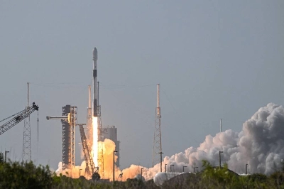 A SpaceX Falcon 9 rocket carrying Northrop Grumman's Mission Robotic Vehicle (MRV) and Mission Extension Pods (MEPs) launches from Space Force Station's Launch Complex 40 in Cape Canaveral, Florida. Since mid-July, SpaceX's share price has slipped below its initial listing value. A SpaceX Falcon 9 rocket carrying Northrop Grumman's Mission Robotic Vehicle (MRV) and Mission Extension Pods (MEPs) launches from Space Force Station's Launch Complex 40 in Cape Canaveral, Florida. Since mid-July, SpaceX's share price has slipped below its initial listing value.