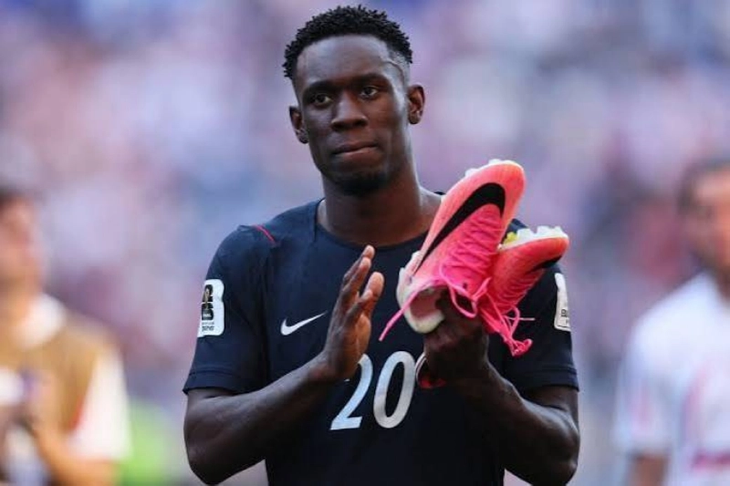 Folarin Balogun applauds fans after Belgium defeated USA in the last 16 of the FIFA World Cup. (Reuters) Folarin Balogun applauds fans after Belgium defeated USA in the last 16 of the FIFA World Cup. (Reuters)