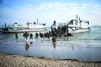 French troops disembark from a US landing craft during a joint US and French amphibious landing operation showcase at Omaha beach in Saint-Laurent-sur-Mer, northwestern France, ahead of the “D-Day” commemorations marking the 80th anniversary of the World War II Allied landings in Normandy. (AFP/File picture) French troops disembark from a US landing craft during a joint US and French amphibious landing operation showcase at Omaha beach in Saint-Laurent-sur-Mer, northwestern France, ahead of the “D-Day” commemorations marking the 80th anniversary of the World War II Allied landings in Normandy. (AFP/File picture)