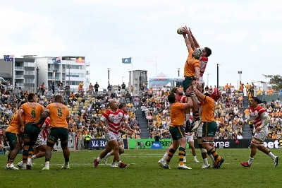 Japan’s Harry Hockings (right) jumps to compete for the ball with Australia’s Lachlan Shaw (second right) during the international Rugby Union match at North Queensland Stadium in Townsville on August 15, 2026. (AFP) Japan’s Harry Hockings (right) jumps to compete for the ball with Australia’s Lachlan Shaw (second right) during the international Rugby Union match at North Queensland Stadium in Townsville on August 15, 2026. (AFP)