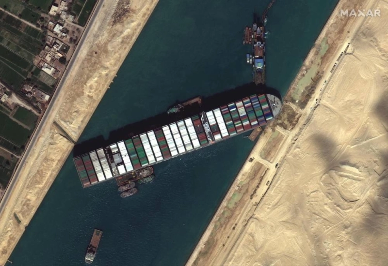 Interruption du trafic sur le canal de Suez pendant 6 jours