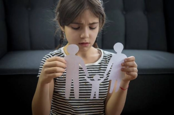 Entre deux feux, les enfants restent les grands perdants de la guerre entre les parents divorcés
