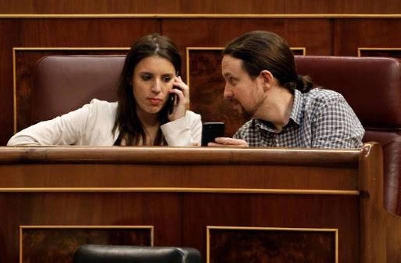 Le couple Iglesias au parlement. Affaire de famille