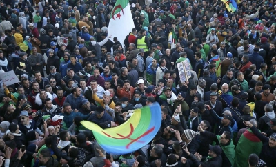 Le Hirak se poursuit en Algérie au lendemain de ce que les protestataire qualifient de "pseudo législatives"