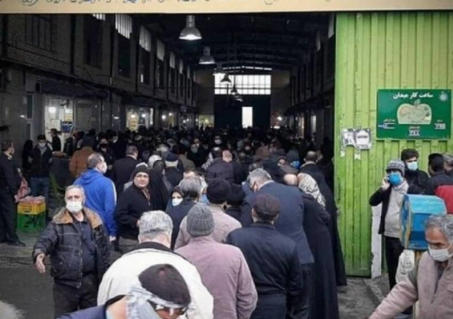 La file des Iraniens pour acheter le poulet subventionné