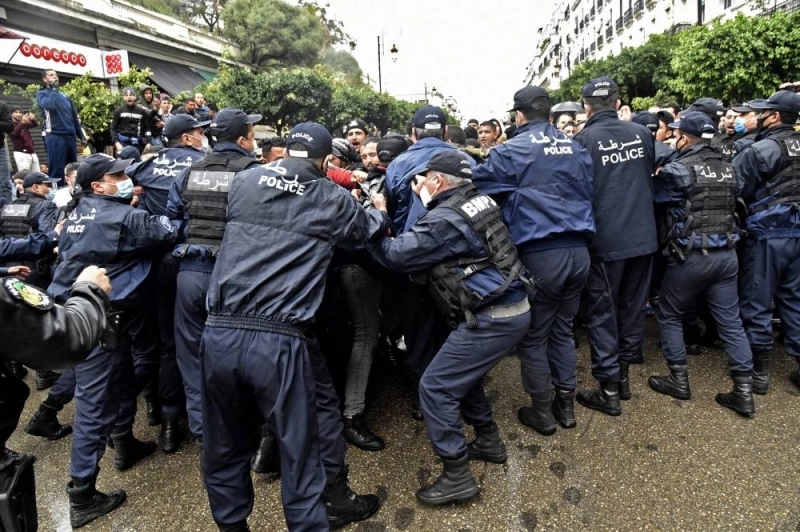 Les répressions policière et judiciaire s'intensifient en Algérie après les dernières législatives