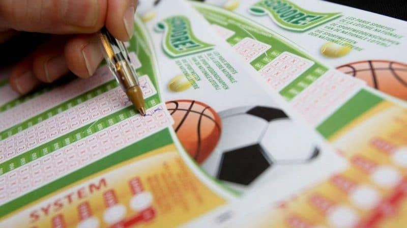 De la passion du football, les jeunes migrent vers les paris sportifs